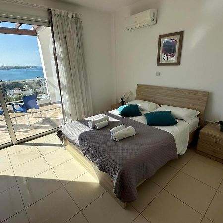 Villa Aqua Sunrise 1Km From Beach With Sea Views Корал-Бэй Экстерьер фото